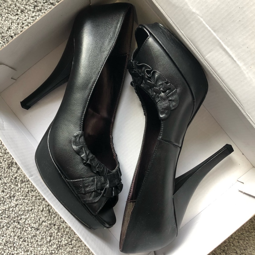 Steve Madden ‘Beauti’ black heels